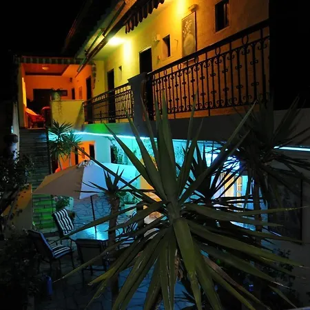 In Bb - Welcome To ,,petunia,, In Neos-marmaras,xalkidiki ,greece,in Para18dise * 네오스마르마라스